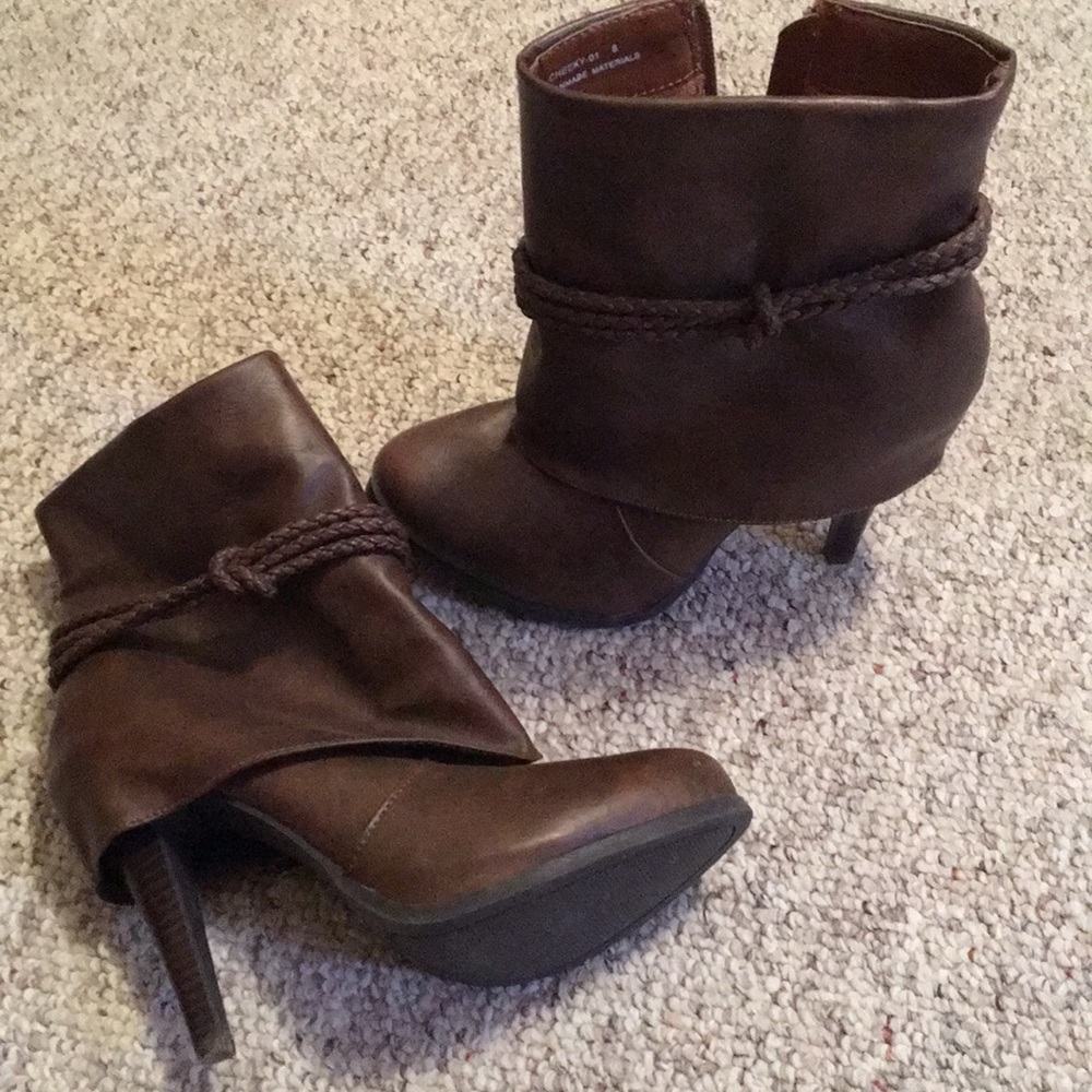 Boots - Picture 1 of 3
